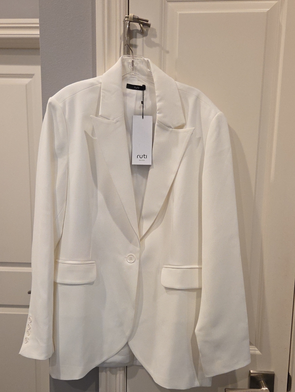 Ruti Winter White Single-Button Tailored Blazer
